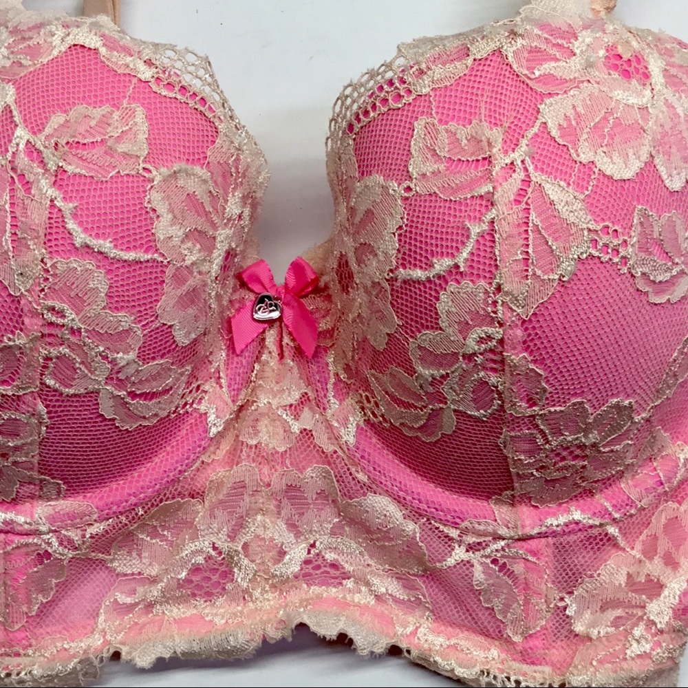 Victoria’s Secret 32DD Body by Victoria, lace bra